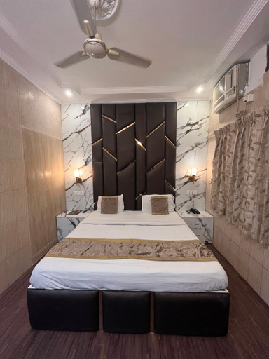 Bedroom 3, Embassy Hotel, Dehradun