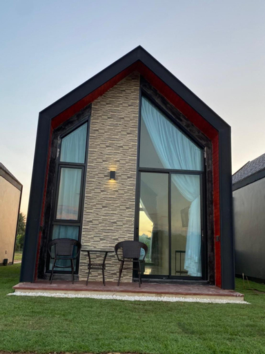 Exterior 13