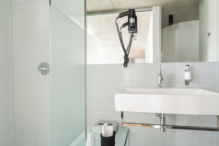 Bathroom 4, LA PIPISTRELLE B&B HOTEL, Luxembourg