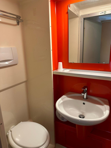 Bathroom 4, Hv¥tel De Nantes, Loire-Atlantique