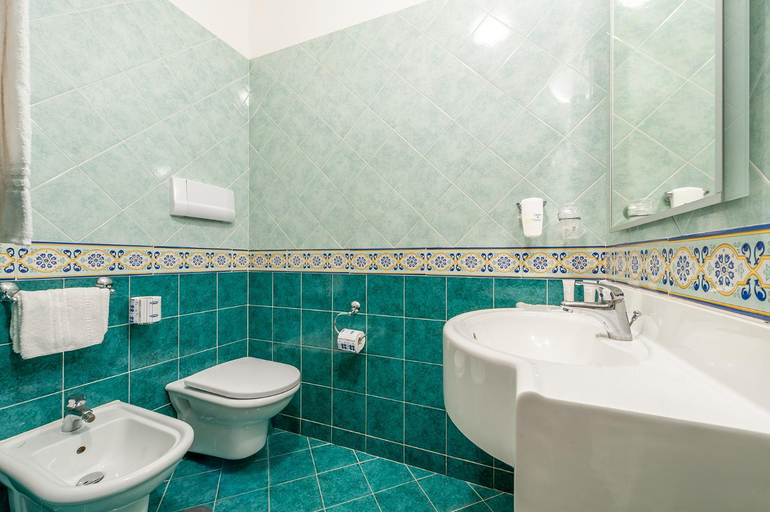Bathroom 4, Best Western Hotel La Conchiglia, Salerno