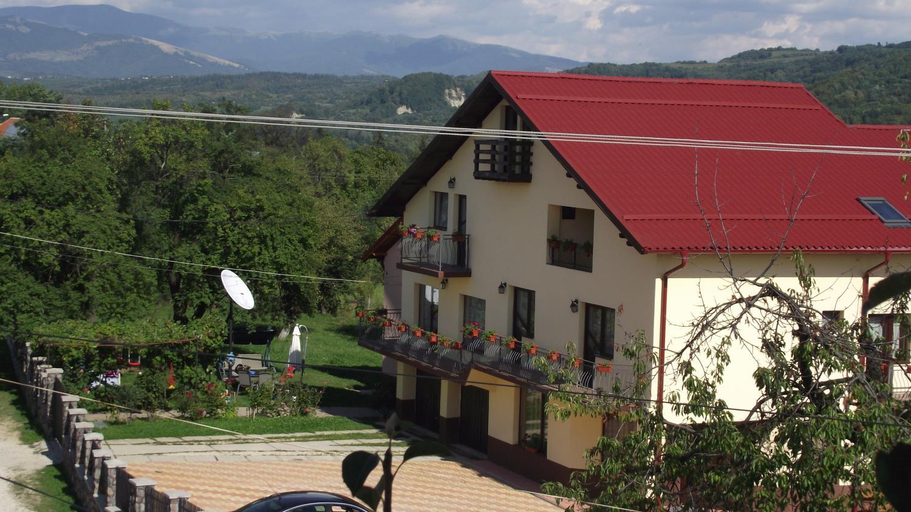 Others 3, Pensiunea Valea Ursului, Campulung