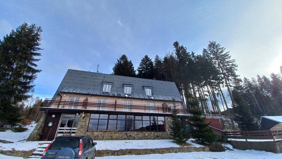 Others 5, Veghouse - Penzion u plaze, Vsetín