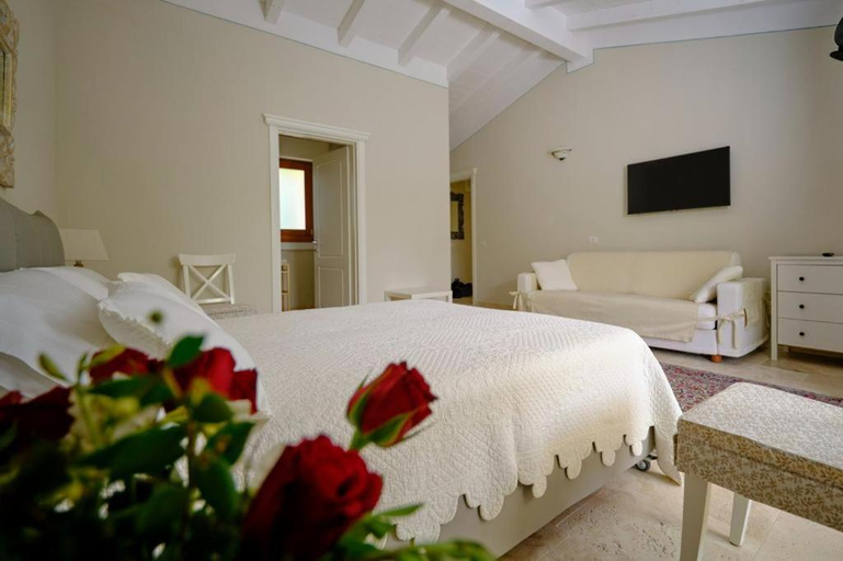 Bedroom 2, Corte dei Mirti, camere signorili, Carbonia-Iglesias