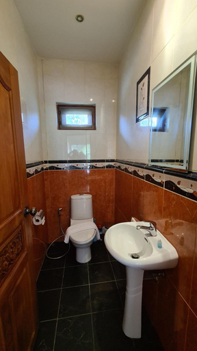 Bathroom, Beautiful bungalow with a communal outdoor pool and 2 km from the sandy beach, Cha-Am