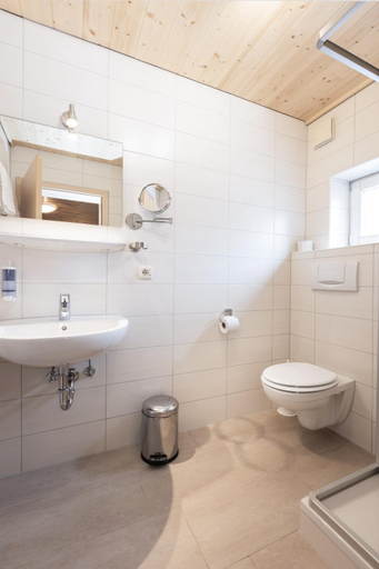 Bathroom 5, Landgasthof Augustiner, Oberallgäu