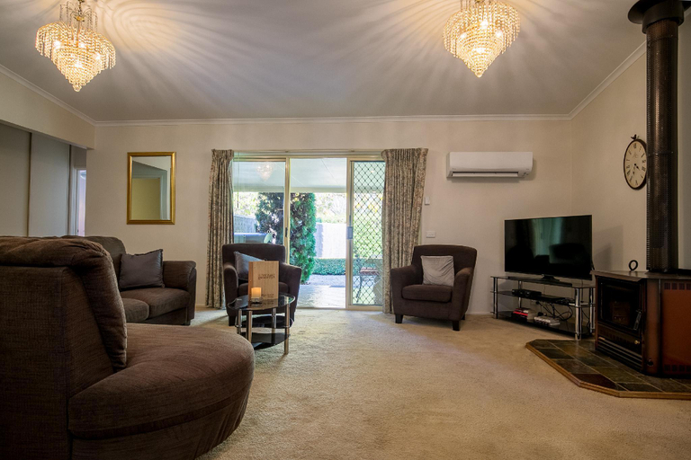 Public Area, The Birch House Luxury Accommodation Bright , Alpine - East