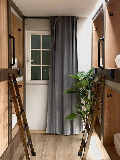 Bathroom 5, The POD Suite Hostel Blasco, Valencia