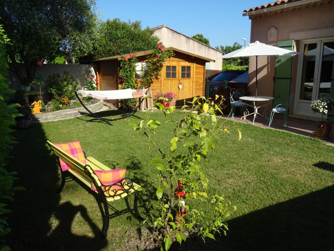 Others 5, Chez Carole et Roger, Vaucluse