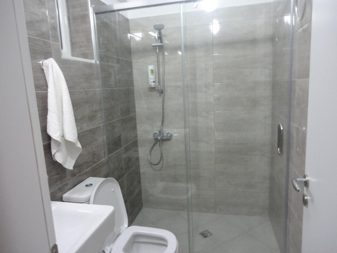Bathroom 3, Apartments Gentian Oruci, Sarandës