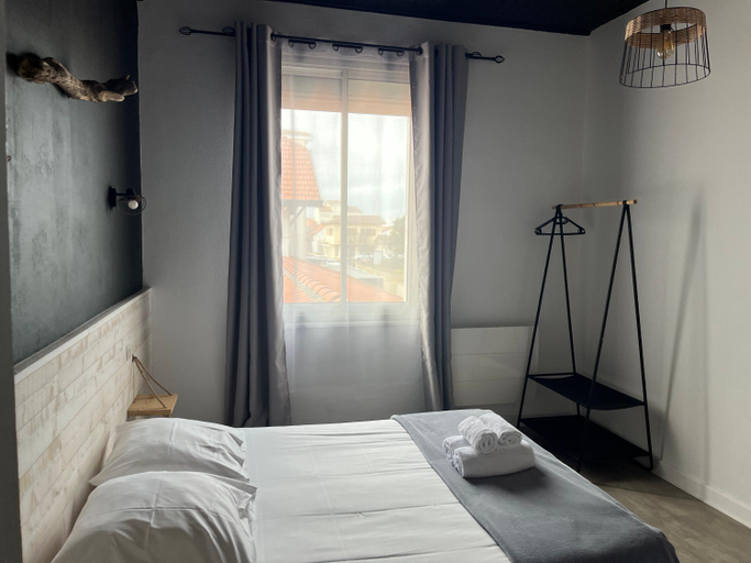 Bedroom 2, Hotel Bellevue, Landes
