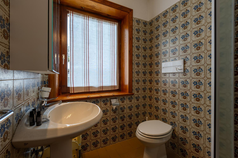 Bathroom 3, Black Lake Studios - Trepalle, Sondrio