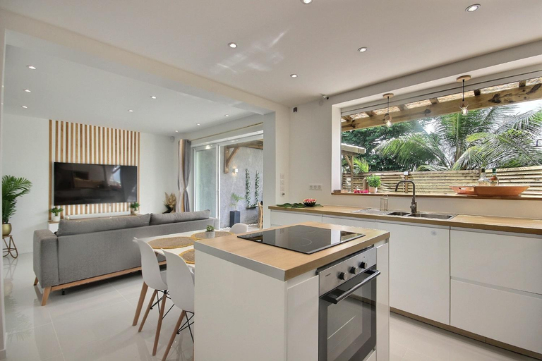 Others 5, Villa Linay, Le Diamant