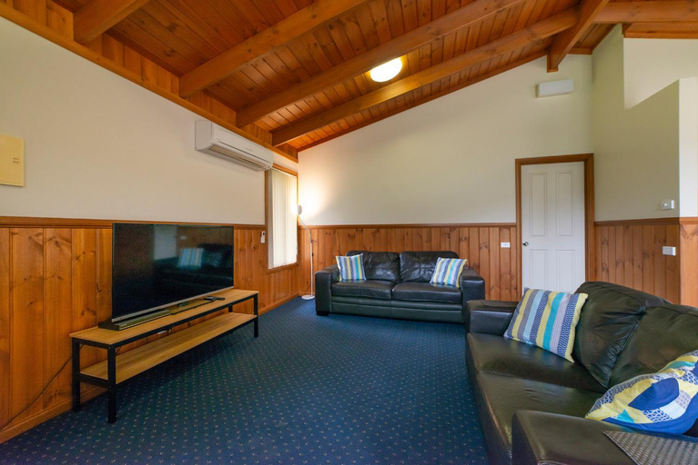 Others 3, Halls Gap Valley Lodges, N. Grampians  - Stawell