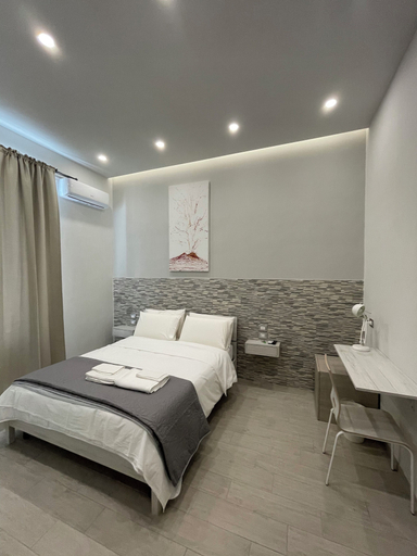 Bedroom 4, Naptown Rooms, Napoli