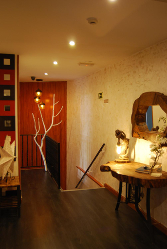 Others 3, Hostal Don Pedro, Madrid