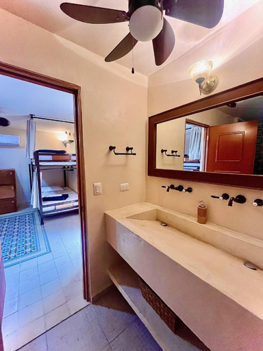 Bathroom 3, Hotel & Hostal Boutique Casa Garza, Mérida