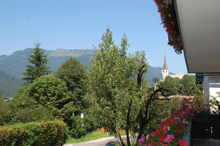 Others 5, Gastehaus Sunkler, Hallein