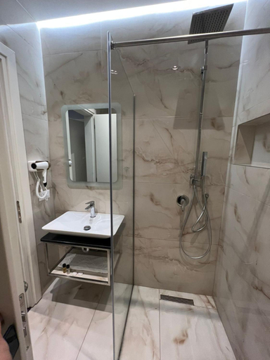 Bathroom 3, Hotel LEON - Beach Front, Lezhës