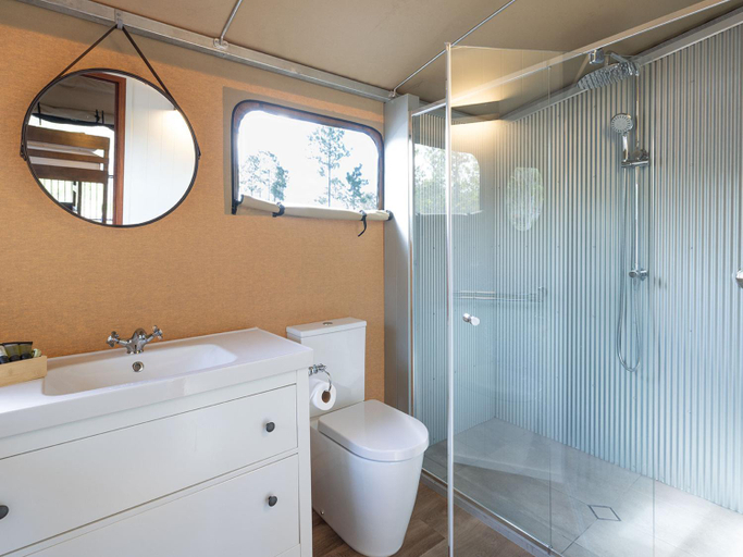 Bathroom 4