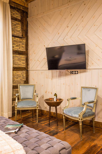 Others 5, Libretto Suites, Ionian Islands