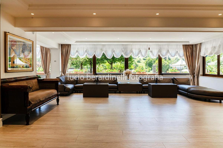 Public Area 2, Hotel Edelweiss, L'Aquila