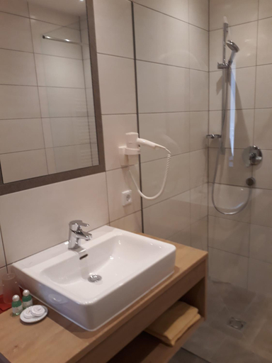 Bathroom 13