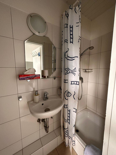 Bathroom 3, Hotel Deutscher Hof, Schleswig-Flensburg