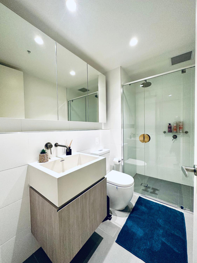 Bedroom 2, Luxury 1 Bedroom Apartment in Adelaide CBD - 1 minute walk to Rundle mall - Free Wifi & Netflix, Adelaide