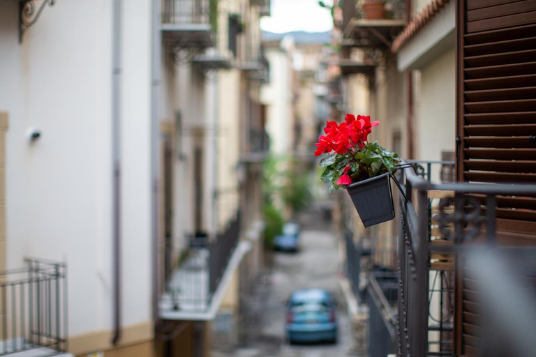 Others 5, Isula, Palermo
