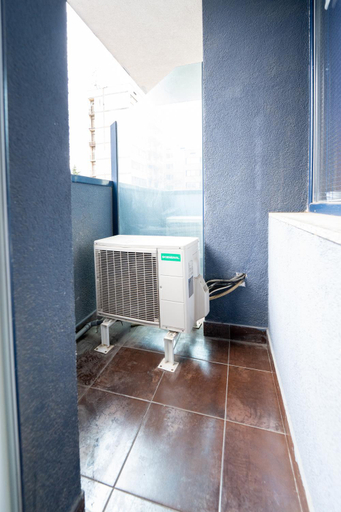 Others 5, Spacious apartment in the heart of Studentski grad, Stolichna