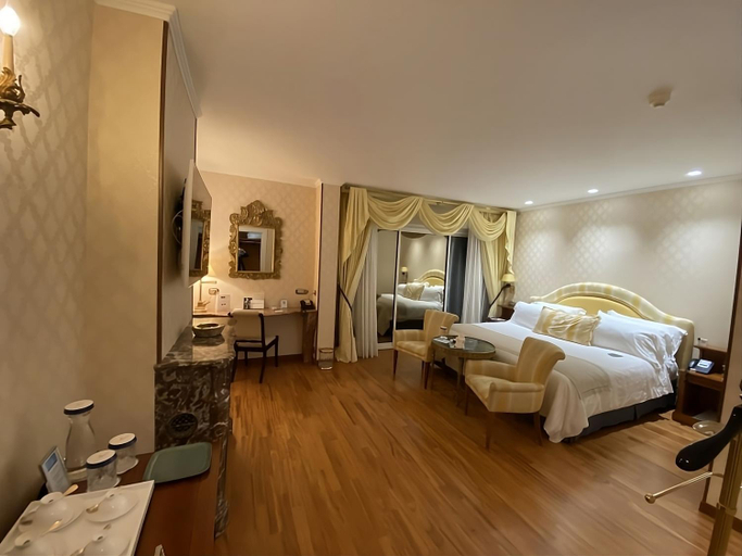 Bedroom 14