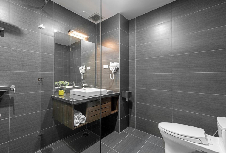 Bathroom 4, Hoang Yen Boutique Hotel, Da Nang