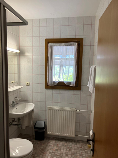 Bathroom 3, Weisses Rossl am See, Kufstein