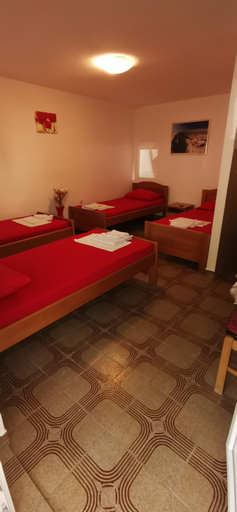 Others 4, Sobe i apartmani Marovic