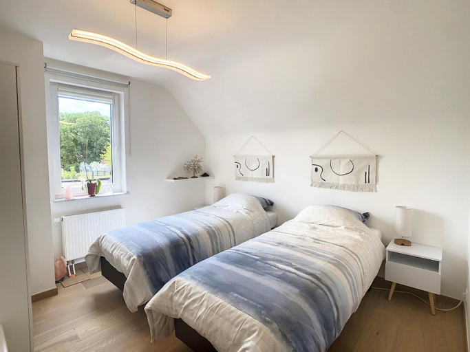 Bedroom 2, Appartement au calme - Duplex 3 CH - 5 pers avec piscine interieure 32C Namur - 5 min E42 sortie 12 , Namur