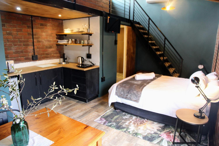 Others 5, Nini's guest units, Mangaung
