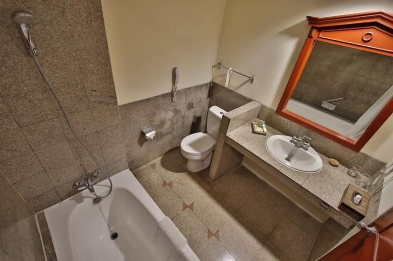 Bathroom 22