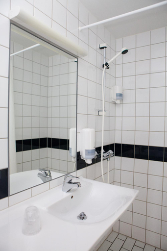 Bathroom, Fjordslottet Hotel, Osterøy
