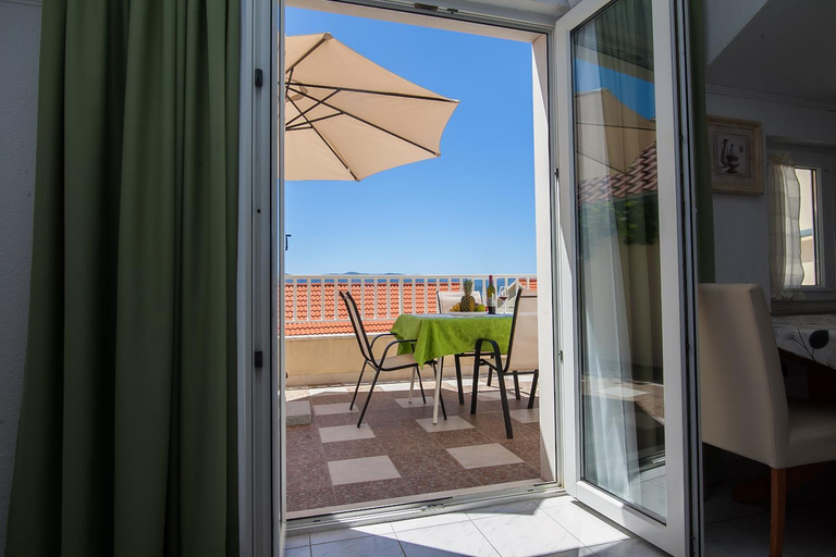 Balcony/terrace 2, Aurora Apartments, Bol