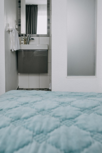 Bedroom 4, meerzeit Hotel, Cuxhaven