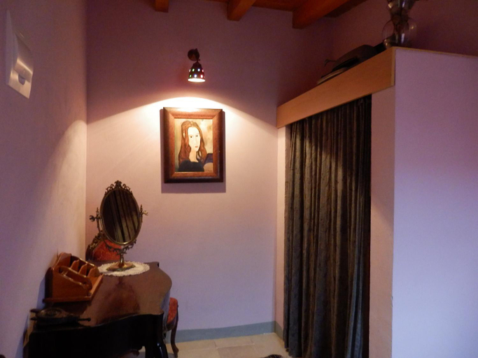 Others 5, Casa Candana, León