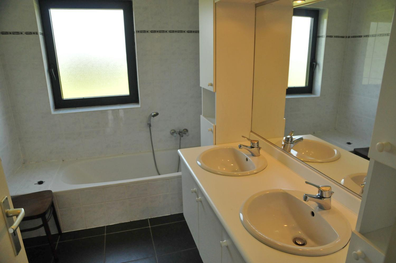 Bathroom 3, Holiday Home in Ardennes near Valley of Taste, Namur