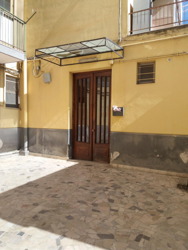 Others 3, Desire'- Le Caprice, Palermo