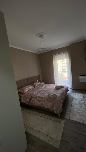 Eden’s Apartament, Pogradecit