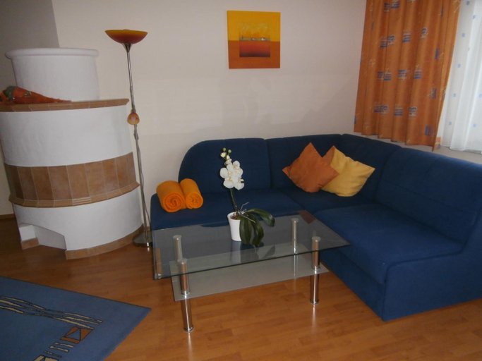 Others 5, Haus Kristall, Kufstein