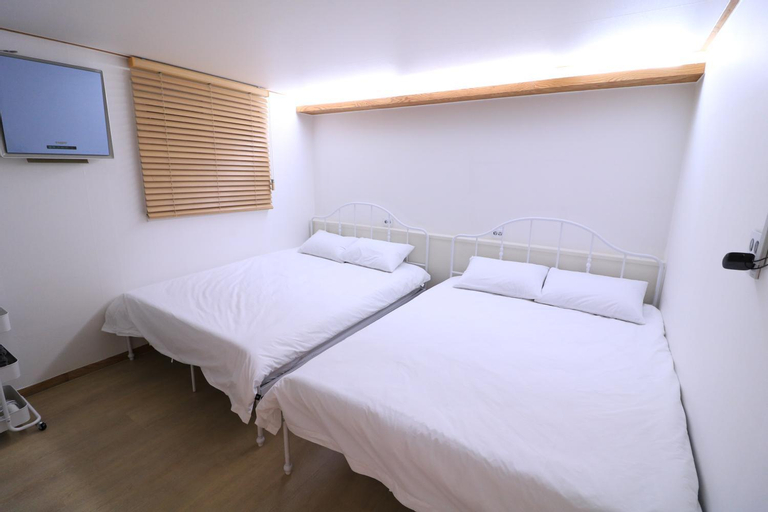 Bedroom 17