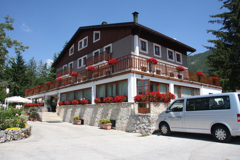 Exterior & Views 1, Hotel Edelweiss, L'Aquila