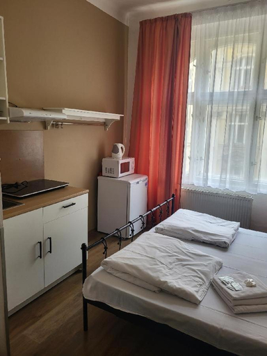Others 4, Pension Sunflower, Praha 2