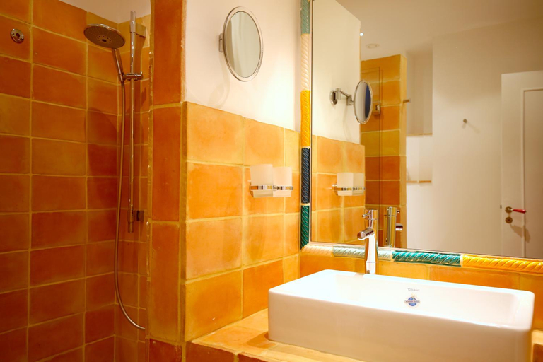 Bathroom 3, Hotel Royal Bon Repos, Var